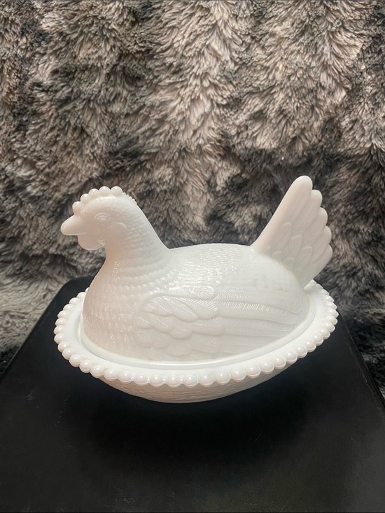 Other - Vintage “Hen on Nest" covered candy dish